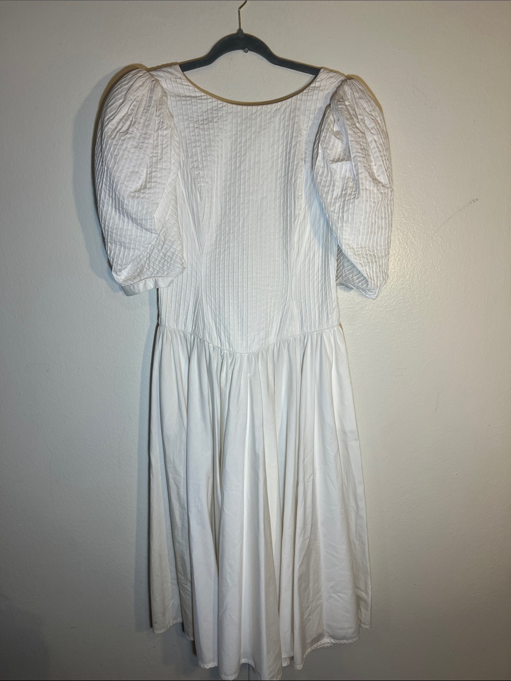 Jan Barboglio 80s White Cotton Midi Dress with Short Puff Sleeves Low Back Large